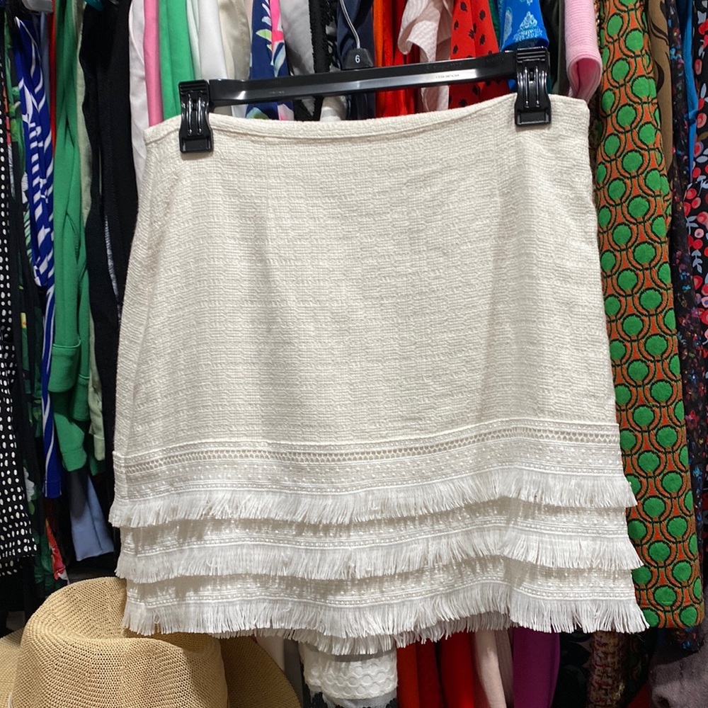 Cute white mini skirt. Like new